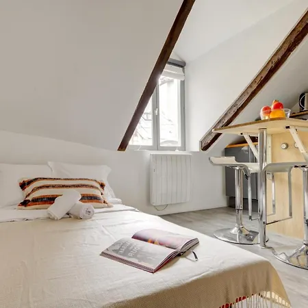 Bnbnook - Bright In Le Marais & Notre-dame